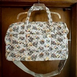 Vera Bradley Weekender Travel Bag Perrenial Gray Floral New Never Used